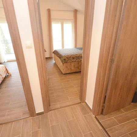 Leut Stone Residence Tivat Kamer foto