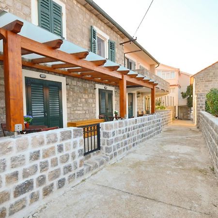 Leut Stone Residence Tivat Kamer foto