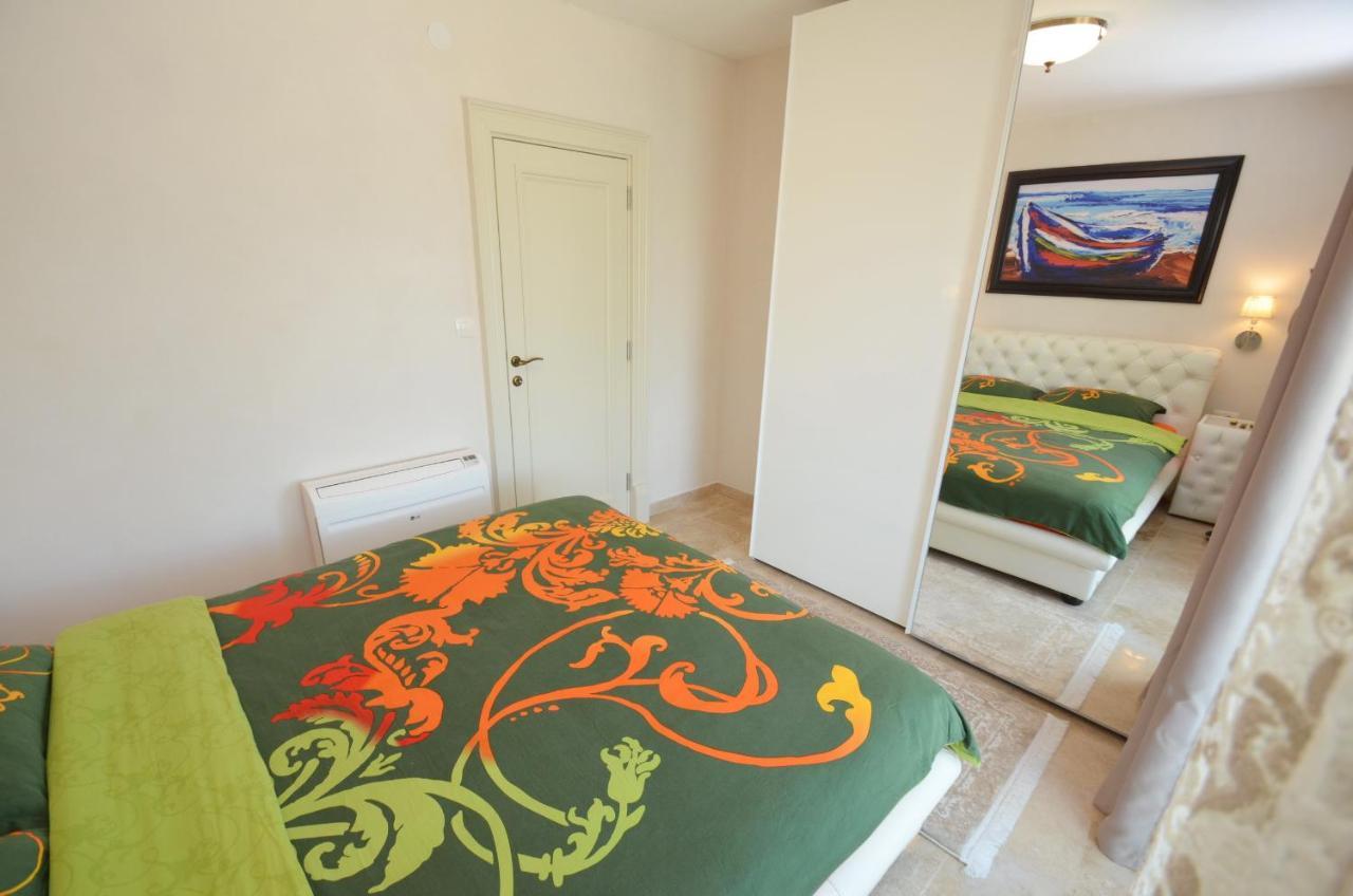 Leut Stone Residence Tivat Buitenkant foto