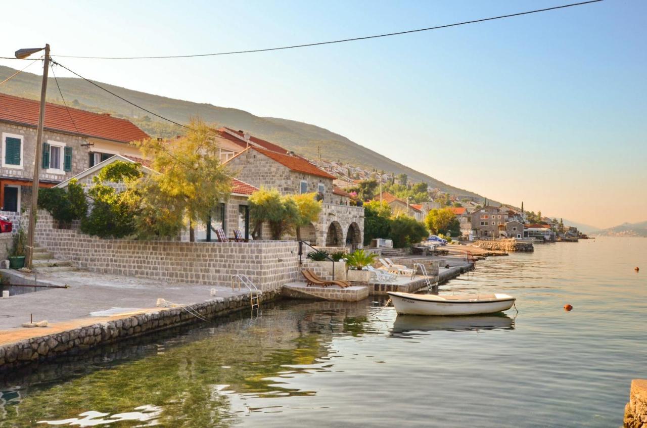 Leut Stone Residence Tivat Buitenkant foto