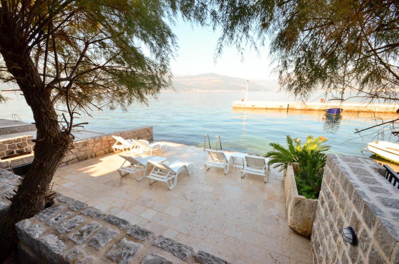 Leut Stone Residence Tivat Buitenkant foto