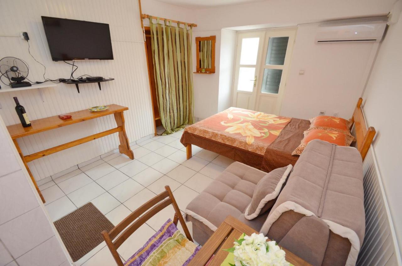 Leut Stone Residence Tivat Buitenkant foto