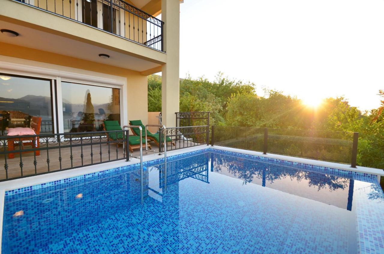 Leut Stone Residence Tivat Buitenkant foto
