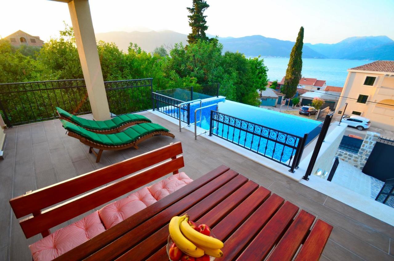 Leut Stone Residence Tivat Buitenkant foto