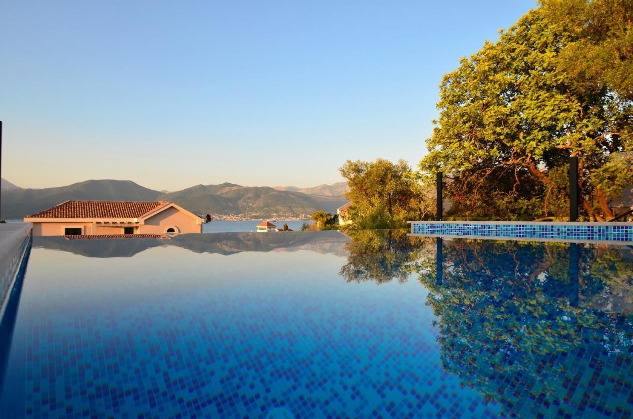 Leut Stone Residence Tivat Buitenkant foto