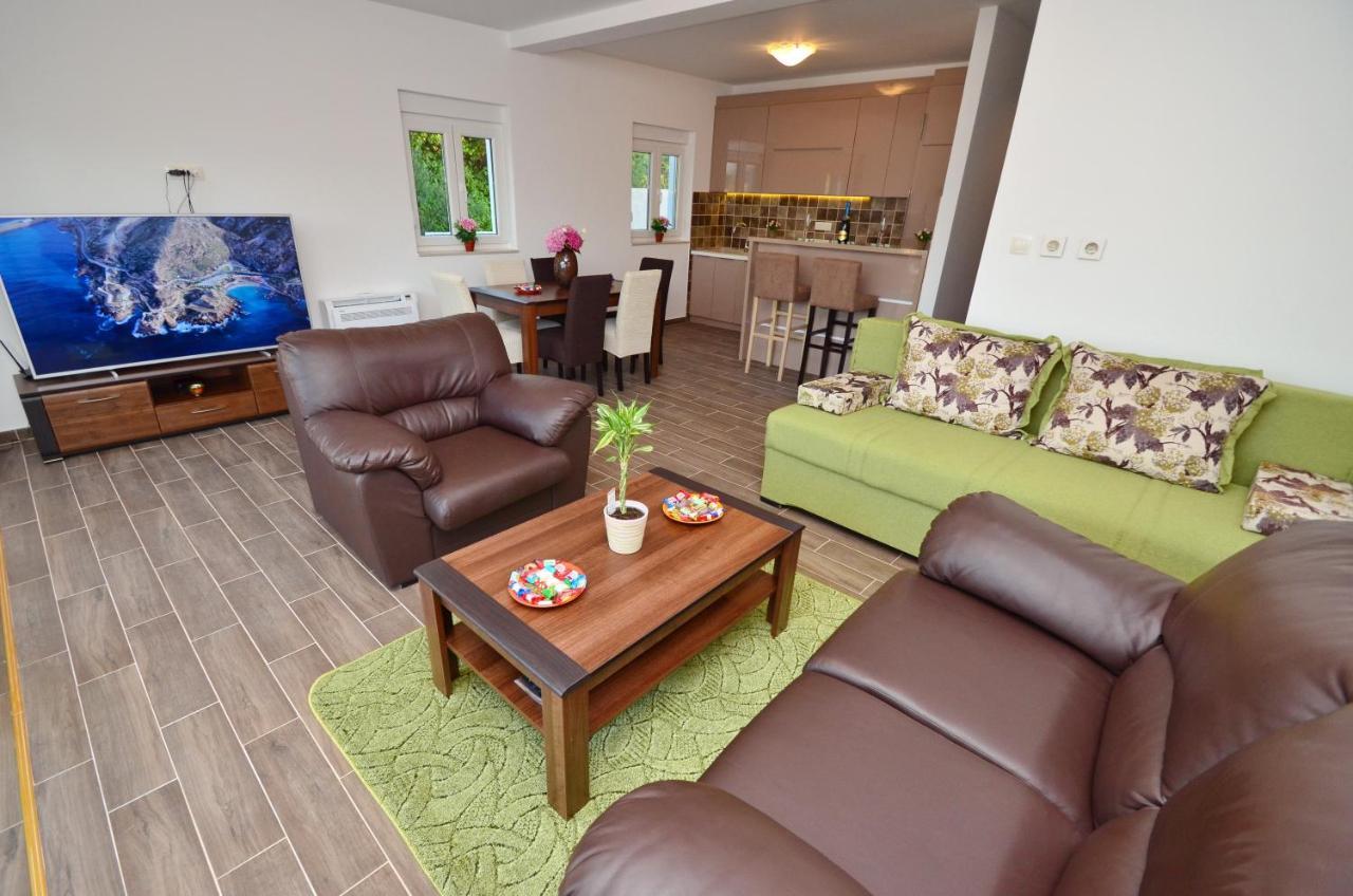 Leut Stone Residence Tivat Buitenkant foto