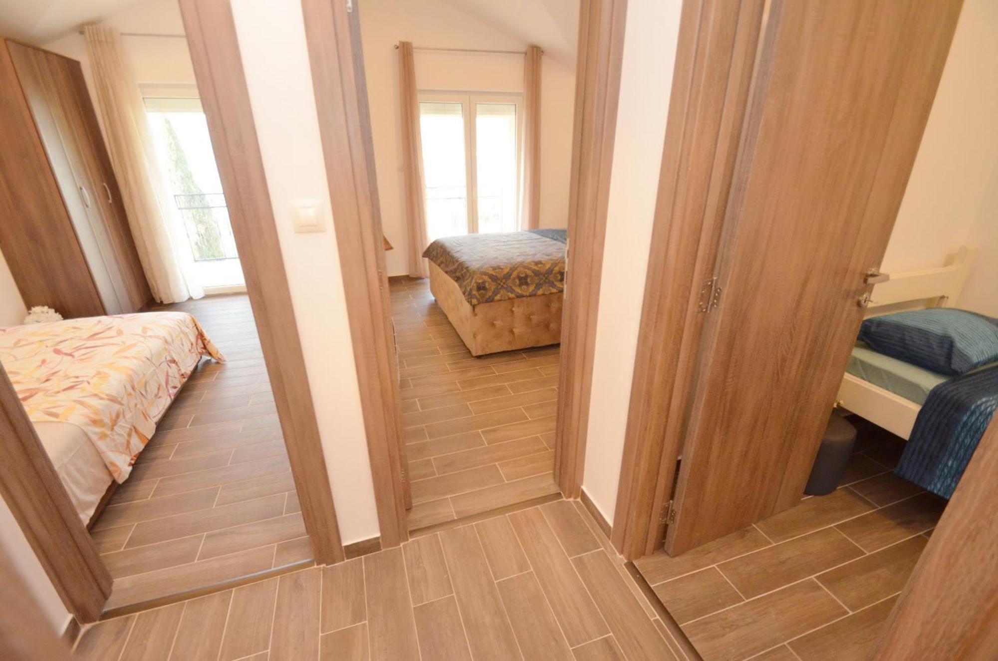 Leut Stone Residence Tivat Kamer foto