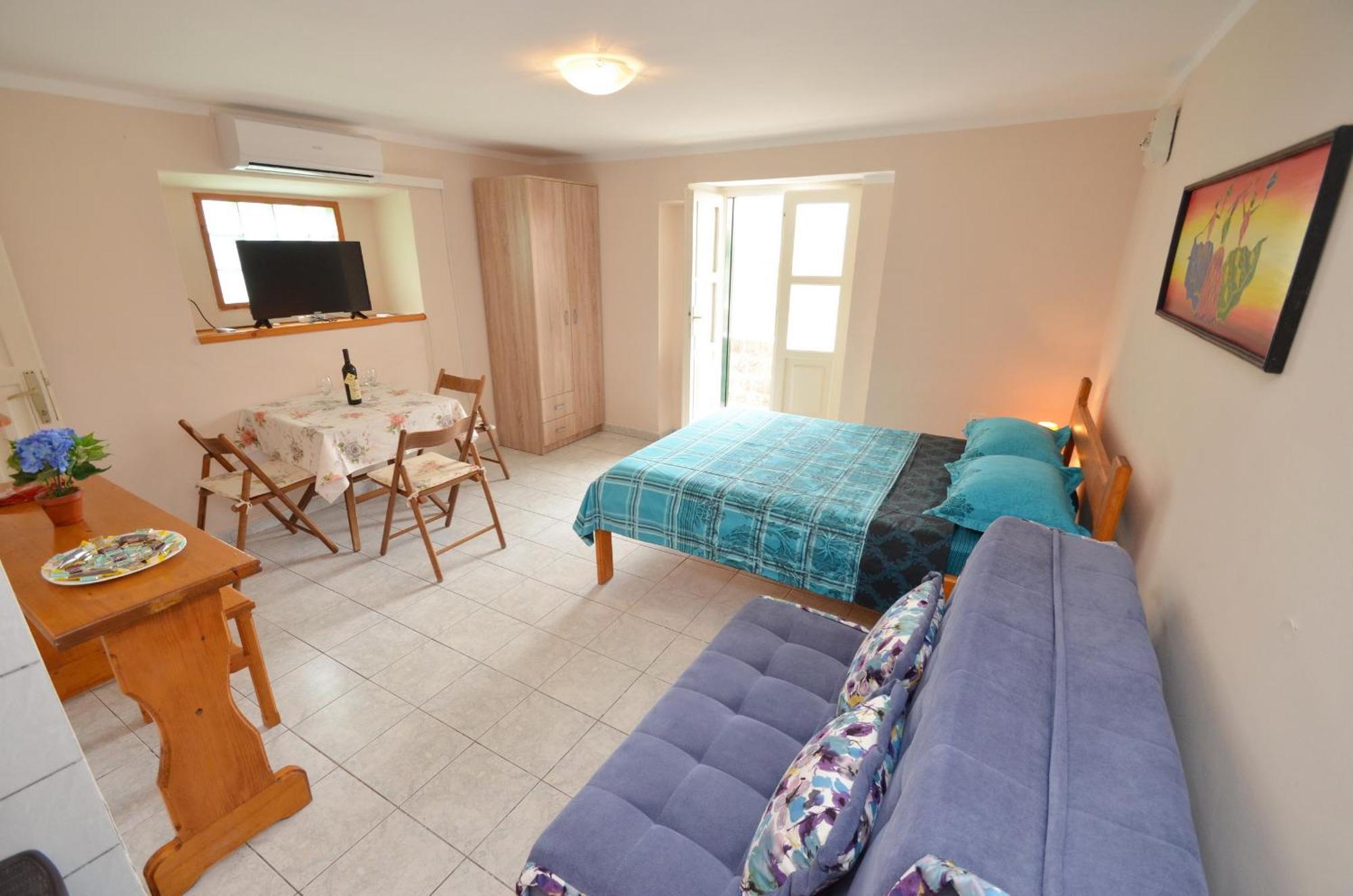 Leut Stone Residence Tivat Kamer foto