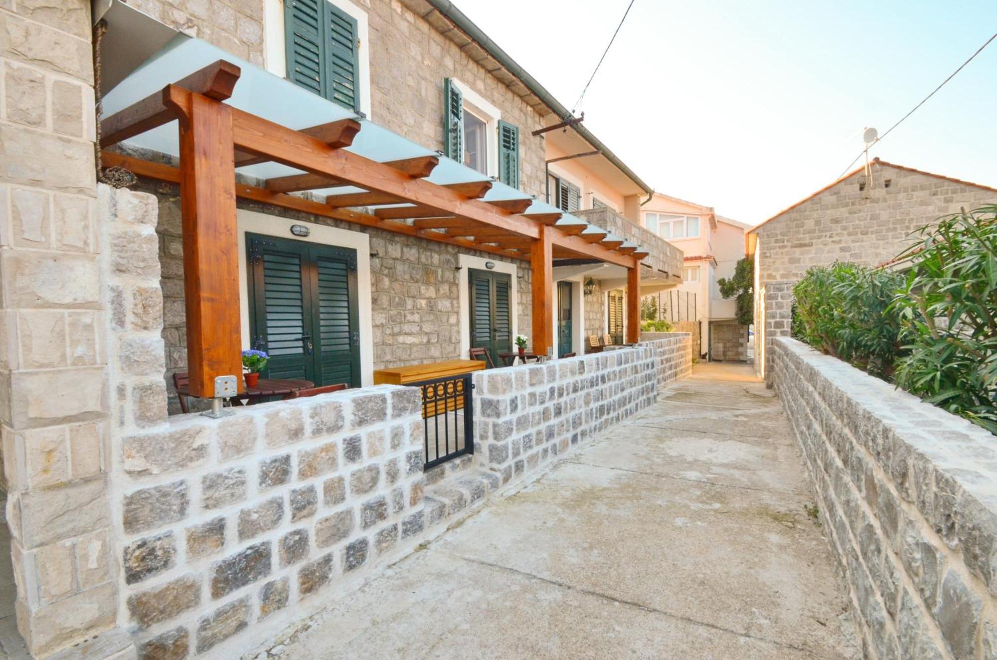 Leut Stone Residence Tivat Kamer foto